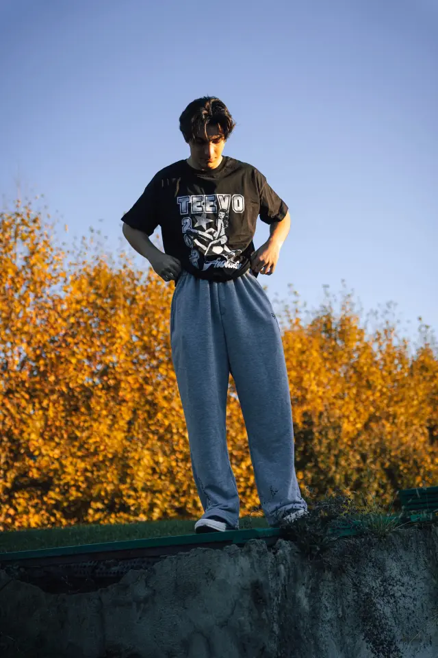 TEEVO PRODUCTION BOXY FIT T-SHIRT